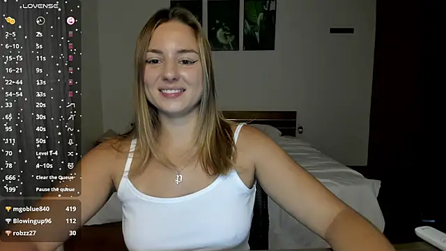 Snapshot of ThreeshaWhite chatting on 22, 6, 2026 ThreeshaWhite online show from 22, 6, 2026