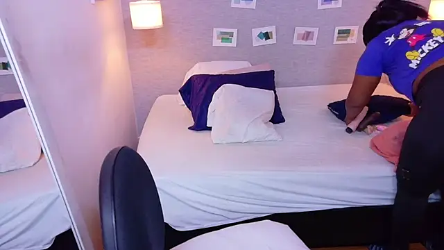 kiara evanss online show from 25, 4, 2026