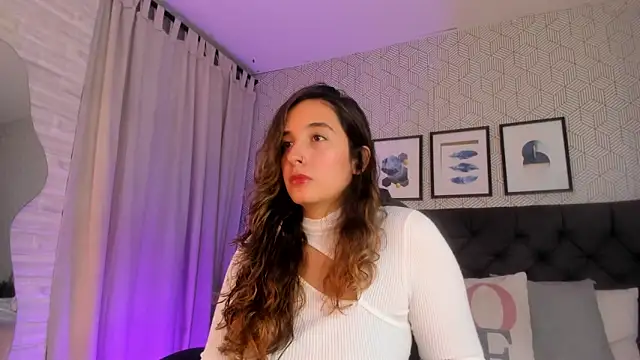 Snapshot of emma__smith1 chatting on 5, 2, 2025 emma smith1 online show from 5, 2, 2025