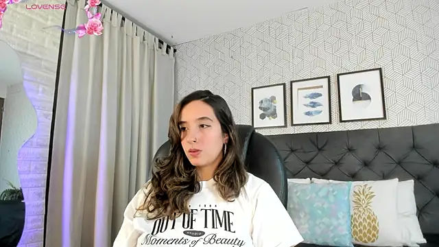 Snapshot of emma__smith1 chatting on 4, 3, 2025 emma smith1 online show from 4, 3, 2025