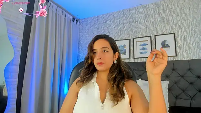 Snapshot of emma__smith1 chatting on 11, 3, 2025 emma smith1 online show from 11, 3, 2025