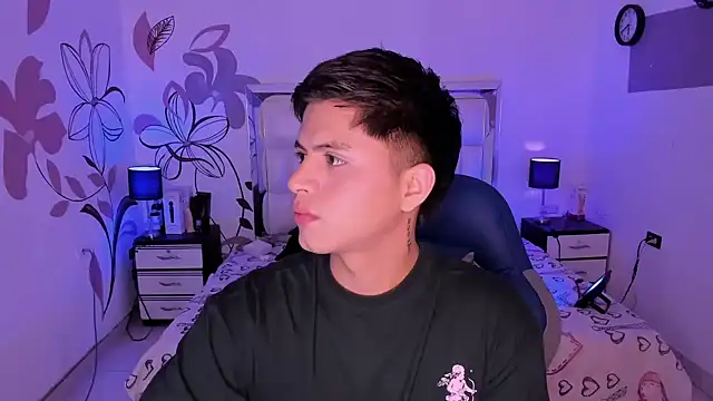 Snapshot of Niicky1_ chatting on 14, 12, 2024 Niicky1  online show from 14, 12, 2024