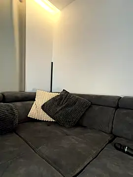 Laurahorney xo online show from 19, 11, 2025