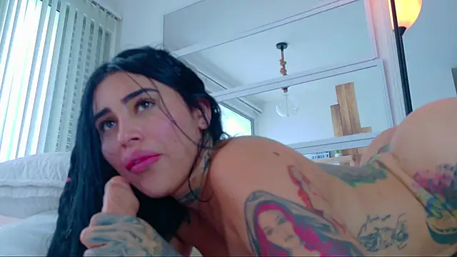 Sofhia cruz online show from 28, 1, 2025