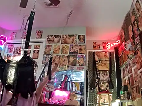 luvs2cumm69 online show from 3, 12, 2024