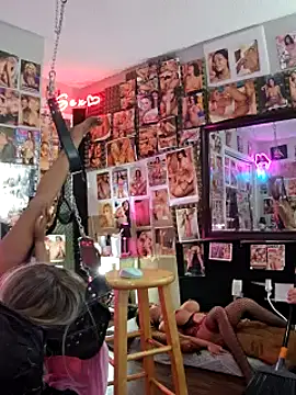 luvs2cumm69 online show from 16, 12, 2024