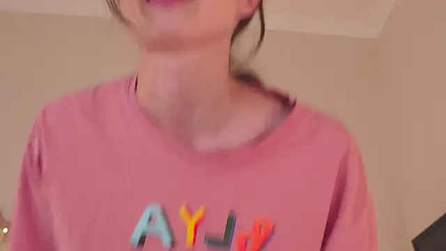 Snapshot of NeonShine chatting on 11, 2, 2025 NeonShine online show from 11, 2, 2025