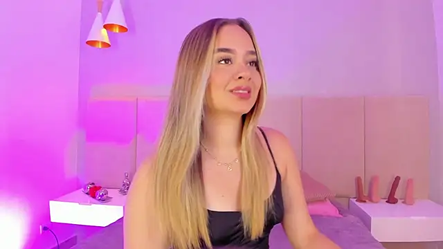 Snapshot of sofia_pamela chatting on 19, 12, 2024 sofia pamela online show from 19, 12, 2024