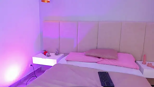 Snapshot of sofia_pamela chatting on 27, 12, 2024 sofia pamela online show from 27, 12, 2024