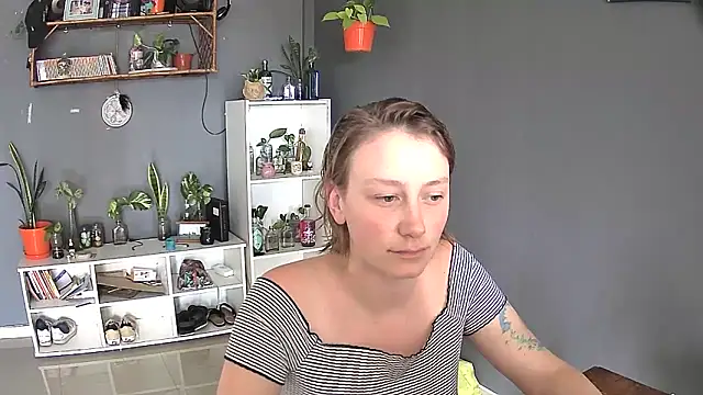 Snapshot of stupid_babybird chatting on 28, 2, 2025 stupid babybird online show from 28, 2, 2025