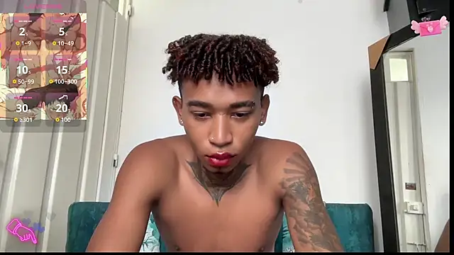 Snapshot of sexy_blacks_ chatting on 20, 10, 2025 sexy blacks online show from 20, 10, 2025