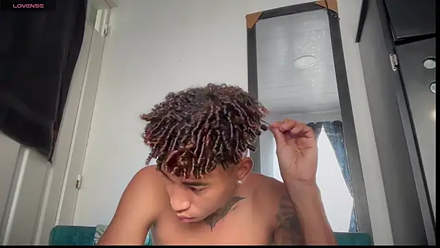 Snapshot of sexy_blacks_ chatting on 14, 11, 2025 sexy blacks online show from 14, 11, 2025