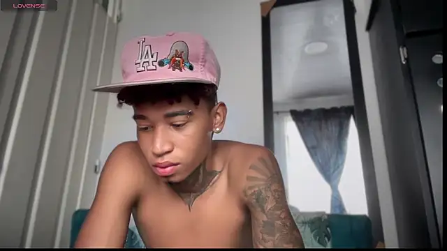 Snapshot of sexy_blacks_ chatting on 20, 11, 2025 sexy blacks online show from 20, 11, 2025