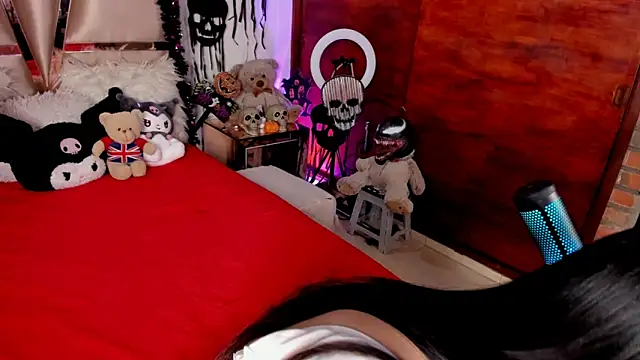 Nikole66  online show from 2, 11, 2025