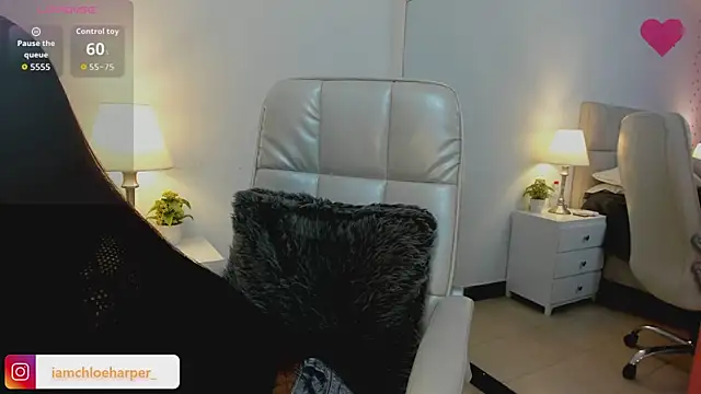 ChloeHarper  online show from 8, 11, 2025