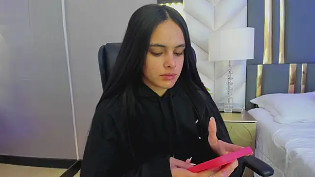 ChloeHarper  online show from 31, 3, 2026