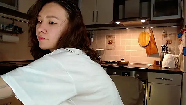 Kelly Yon online show from 28, 12, 2024