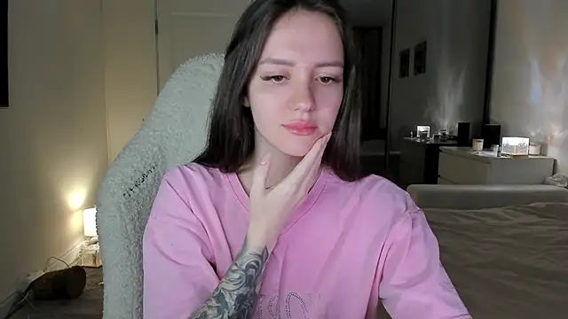 Sonia moon  online show from 10, 10, 2025