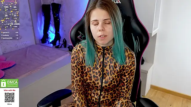 Latex Kitty online show from 17, 2, 2025