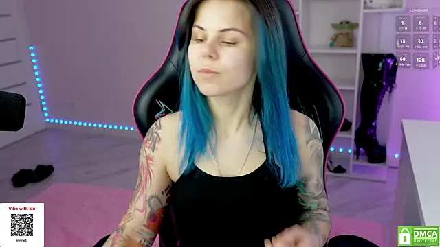 Latex Kitty online show from 18, 11, 2025