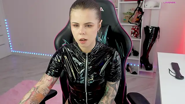 Latex Kitty online show from 25, 3, 2026