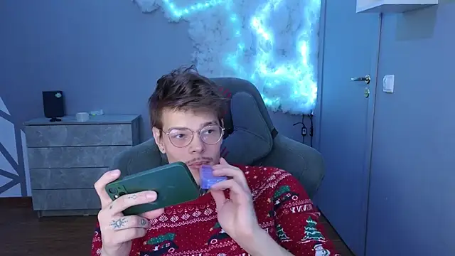 DENIS HERE online show from 31, 12, 2024