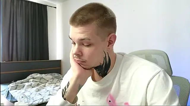 Snapshot of DENIS_HERE chatting on 21, 5, 2026 DENIS HERE online show from 21, 5, 2026