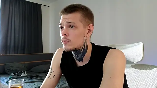 Snapshot of DENIS_HERE chatting on 6, 6, 2026 DENIS HERE online show from 6, 6, 2026