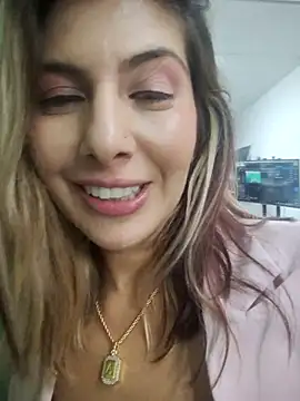 scarlett moore online show from 18, 4, 2026