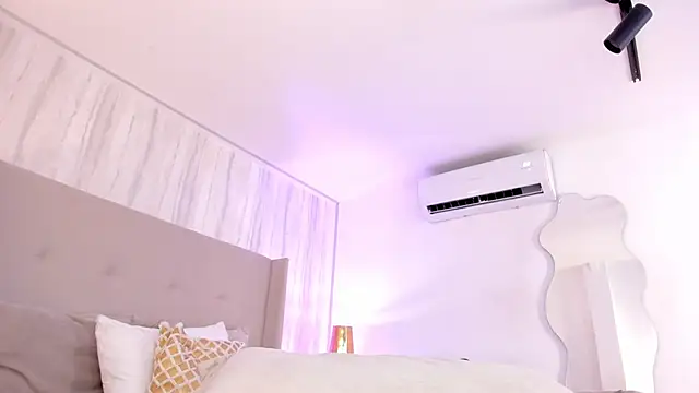 Snapshot of katie_cruz chatting on 13, 2, 2025 katie cruz online show from 13, 2, 2025