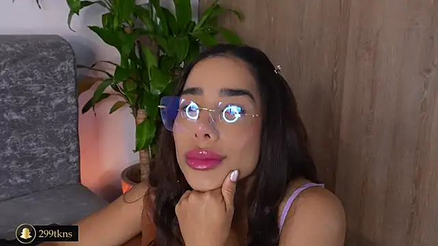 Snapshot of katie_cruz chatting on 7, 11, 2025 katie cruz online show from 7, 11, 2025