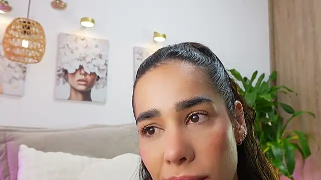 Snapshot of katie_cruz chatting on 24, 6, 2026 katie cruz online show from 24, 6, 2026