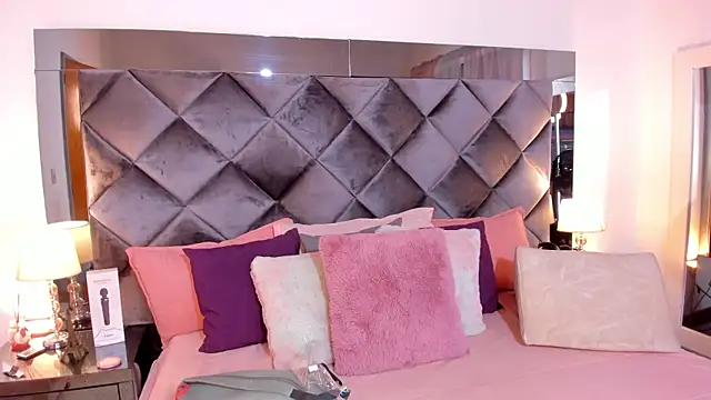 sofhiaa adaams online show from 14, 2, 2025