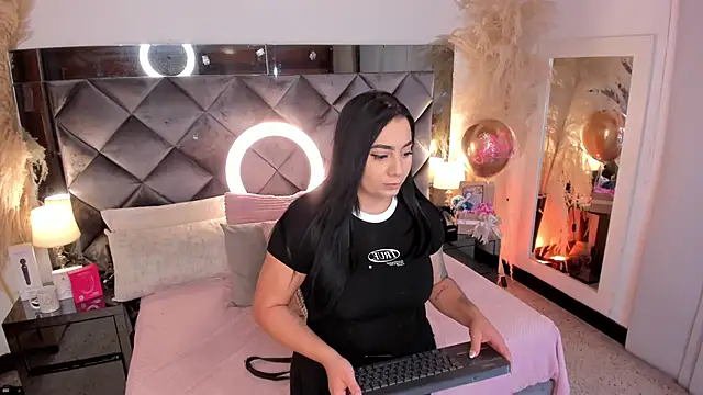 sofhiaa adaams online show from 6, 10, 2025