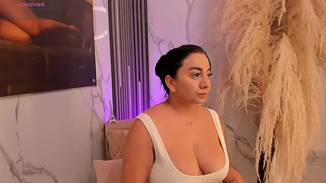 sofhiaa adaams online show from 16, 12, 2025