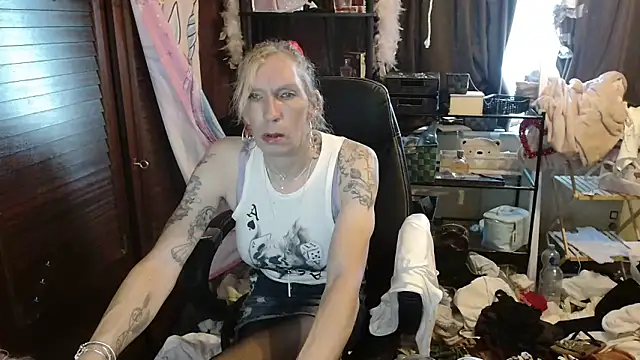 Ombeline1 online show from 30, 10, 2025