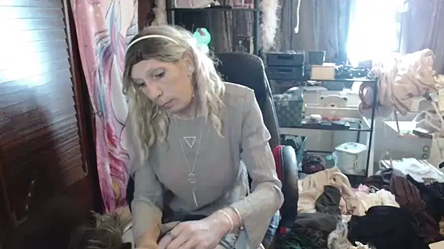 Ombeline1 online show from 2, 11, 2025