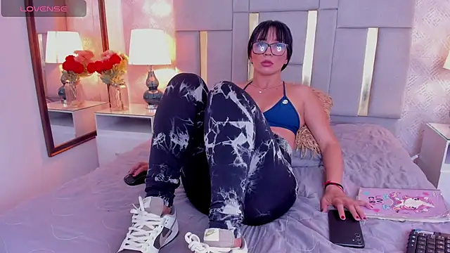 Camilaa Sanchez  online show from 31, 1, 2025