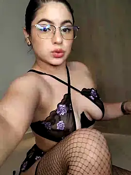 Lia Hurley online show from 13, 3, 2026