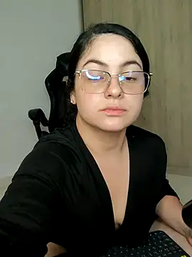 Lia Hurley online show from 30, 5, 2026