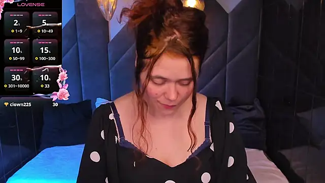 SophiePure online show from 24, 2, 2025