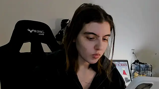 Snapshot of emmamurrr chatting on 20, 12, 2024 emmamurrr online show from 20, 12, 2024