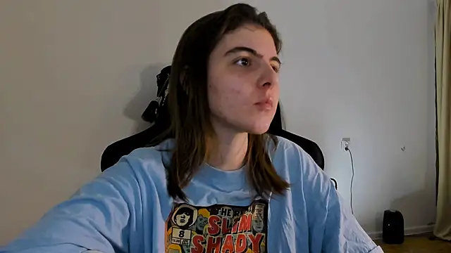 Snapshot of emmamurrr chatting on 4, 3, 2025 emmamurrr online show from 4, 3, 2025