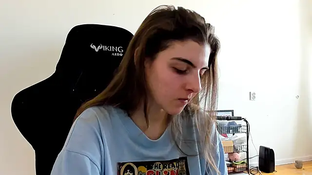 Snapshot of emmamurrr chatting on 11, 10, 2025 emmamurrr online show from 11, 10, 2025