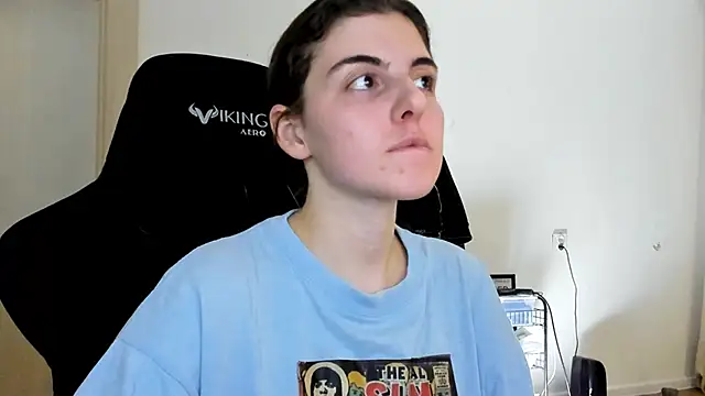 Snapshot of emmamurrr chatting on 11, 11, 2025 emmamurrr online show from 11, 11, 2025