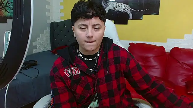 isabeautyx19 online show from 13, 4, 2026