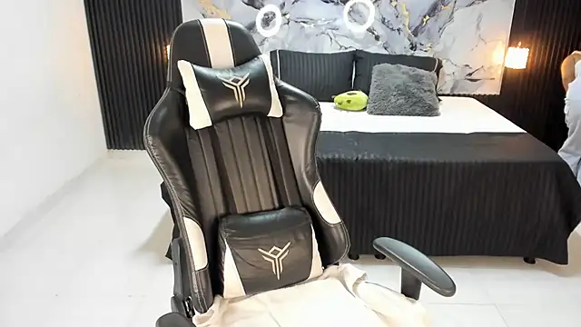 Ivy 16 online show from 19, 2, 2025