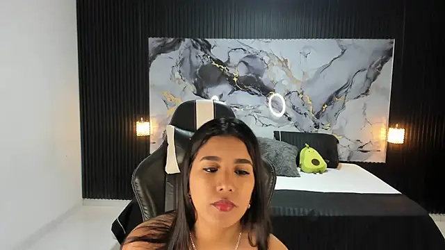 Ivy 16 online show from 4, 3, 2025