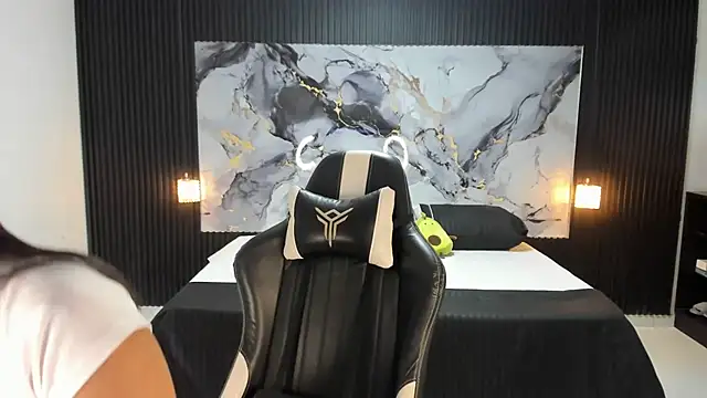 Ivy 16 online show from 20, 3, 2025