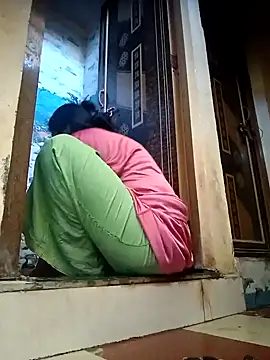 Snapshot of Mamta_Chaterjee chatting on 4, 3, 2025 Mamta Chaterjee online show from 4, 3, 2025